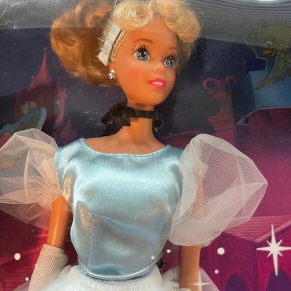 1991 Disney Classics Cinderella Barbie - Picture 2 of 6